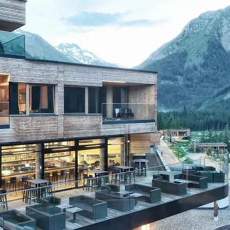 Chalet Gradonna Mountain Resort.6 Holiday home Kals am Grossglockner